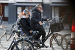 Amsterdam 21 februari 2018
Henny Vrienten met zijn zoon op de fiets