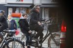 Amsterdam 21 februari 2018
Henny Vrienten met zijn zoon op de fiets