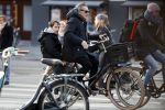 Amsterdam 21 februari 2018
Henny Vrienten met zijn zoon op de fiets