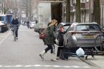 Amsterdam 9 februari 2018
Actrice Ilse Warringa ( de luizenmoeder) haalt haar dochter op op school.