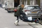 Amsterdam 9 februari 2018
Actrice Ilse Warringa ( de luizenmoeder) haalt haar dochter op op school.