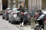 Amsterdam 9 februari 2018
Actrice Ilse Warringa ( de luizenmoeder) haalt haar dochter op op school.