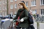 Amsterdam 9 februari 2018
Actrice Ilse Warringa ( de luizenmoeder) haalt haar dochter op op school.