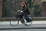 Amsterdam 9 februari 2018
Actrice Ilse Warringa ( de luizenmoeder) haalt haar dochter op op school.