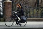 Amsterdam 9 februari 2018
Actrice Ilse Warringa ( de luizenmoeder) haalt haar dochter op op school.