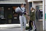 Amsterdam 24 februari 2018
Isa Hoes met dochter Vlinder in Amsterdam zuid