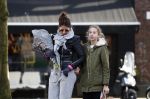 Amsterdam 24 februari 2018
Isa Hoes met dochter Vlinder in Amsterdam zuid