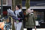 Amsterdam 24 februari 2018
Isa Hoes met dochter Vlinder in Amsterdam zuid