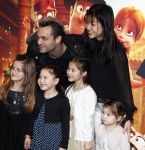 Amsterdam 11 februari 2018
Premiere Ted en het geheim van koning Midas in Pathe arena. jan Kooijman met vrouw kinderen en vriendinnetjes