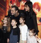 Amsterdam 11 februari 2018
Premiere Ted en het geheim van koning Midas in Pathe arena. jan Kooijman met vrouw kinderen en vriendinnetjes