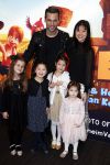 Amsterdam 11 februari 2018
Premiere Ted en het geheim van koning Midas in Pathe arena. jan Kooijman met vrouw kinderen en vriendinnetjes