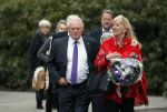 Leusden 6 maart 2018
Crematie Mies Bouwman in crematorium Leusden. Jan nagel met zijn vrouw