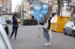Amsterdam 11 maart 2018
Kim Kotter zwanger met blauwe ballonnen