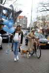 Amsterdam 11 maart 2018
Kim Kotter zwanger met blauwe ballonnen