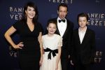 Amsterdam 5 maart 2018
Premiere bankier van het verzet in het de Lemar theater. Jacob Derwig met vrouw Kim v Kooten en hun kinderen