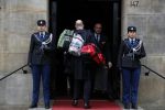 Amsterdam 3 februari 2018 
Prinses Beatrix viert haar 80e verjaardag in het paleis op de dam.  Koning Willem-Alexander en koningin Maxima arriveren met hun dochters, de prinsessen Amalia, Alexia en Ariane hun bagage