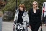 Leusden 6 maart 2018
Crematie Mies Bouwman in crematorium Leusden. Liesbeth List met dochter Elisah en schoonzoon