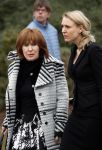 Leusden 6 maart 2018
Crematie Mies Bouwman in crematorium Leusden. Liesbeth List met dochter Elisah en schoonzoon