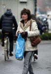 Amsterdam 19 februari 2018 
Linda v Dijck doet  boodschappen op de cornelis schuytstraat