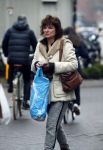 Amsterdam 19 februari 2018 
Linda v Dijck doet  boodschappen op de cornelis schuytstraat
