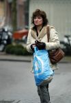 Amsterdam 19 februari 2018 
Linda v Dijck doet  boodschappen op de cornelis schuytstraat