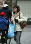 Amsterdam 19 februari 2018 
Linda v Dijck doet  boodschappen op de cornelis schuytstraat