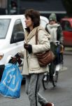 Amsterdam 19 februari 2018 
Linda v Dijck doet  boodschappen op de cornelis schuytstraat