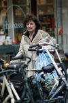 Amsterdam 19 februari 2018 
Linda v Dijck doet  boodschappen op de cornelis schuytstraat