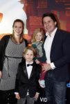 Amsterdam 11 februari 2018
Premiere Ted en het geheim van koning Midas in Pathe arena. Lodewijk Hoekstra met zijn zwangere vriendin en zijn kinderen