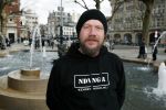 Amsterdam 9 maart 2018
Michel de man die een probleem heeft met Patricia Paay. Hij draagt een trui van eendevanger
