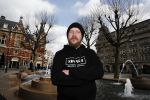 Amsterdam 9 maart 2018
Michel de man die een probleem heeft met Patricia Paay. Hij draagt een trui van eendevanger