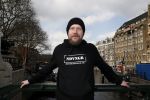 Amsterdam 9 maart 2018
Michel de man die een probleem heeft met Patricia Paay. Hij draagt een trui van eendevanger