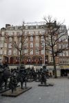 Amsterdam 6 maart 2018
Beveiliging met honden bij opbames RTL Late night in NH hotel Schiller
