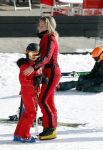 Lech/ Oberlech 25 februari 2018
Nikkie Plessen en haar man Ruben Bontekoe zij met hun kinderen op vakantie in Oberlech