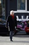 Amsterdam 5 maart 2018 
Paul Haenen wandelend op straat in Amsterdam zuid