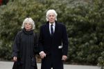Leusden 6 maart 2018
Crematie Mies Bouwman in crematorium Leusden. Paul v Vliet met zijn vrouw