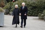Leusden 6 maart 2018
Crematie Mies Bouwman in crematorium Leusden. Paul v Vliet met zijn vrouw