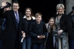 Amsterdam 3 februari 2018 
Prinses Beatrix viert haar 80e verjaardag in het paleis op de dam.
Prins Constantijn, Prinses Laurentien, Gravin Eloise, Graaf Claus Casimir en Gravin Leonore arriveren bij het Koninklijk Paleis op de Dam