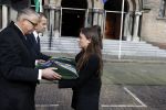 Rotterdam 20 februari 2018
Dienst voor overlijden /begrafenis Ruud Lubbers in de Laurentius Elisabeth Kathedraal. Kleinkinderen dragen de kist