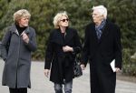 Leusden 6 maart 2018
Crematie Mies Bouwman in crematorium Leusden. Simone Kleinsma met Martine Bijl en Berend Boudewijn