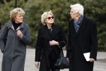 Leusden 6 maart 2018
Crematie Mies Bouwman in crematorium Leusden. Simone Kleinsma met Martine Bijl en Berend Boudewijn