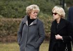Leusden 6 maart 2018
Crematie Mies Bouwman in crematorium Leusden. Simone Kleinsma met Martine Bijl en Berend Boudewijn