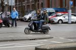 Amsterdam 12 maart 2018
Stephanie Tency met haar compagnon op de scooter