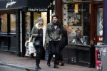 Amsterdam 19 december 2017
Twan Huys en zijn vrouw op de Utrechtsestraat