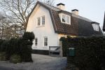 Loosdrecht 21 februari 2018
Gedenkteken voor Fleur Balkestein , het meisje van 19 die doodgereden werd na straatrace vader en zoon Walter vv W en Casper van W. Dit is hun huis