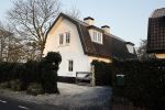 Loosdrecht 21 februari 2018
Gedenkteken voor Fleur Balkestein , het meisje van 19 die doodgereden werd na straatrace vader en zoon Walter vv W en Casper van W. Dit is hun huis