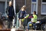 Amsterdam 27 februari 2019
Alain Clark en .. halen zijn zoontje op van school.