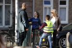 Amsterdam 27 februari 2019
Alain Clark en .. halen zijn zoontje op van school.