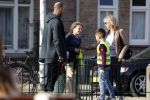 Amsterdam 27 februari 2019
Alain Clark en .. halen zijn zoontje op van school.