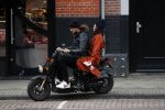 Amsterdam 8 maart 2019
Birgit Schuurman en haar nieuwe vriend Sander v Haarlem op scooter onderweg naar Cafe Carter in Amsterdam zuid.
